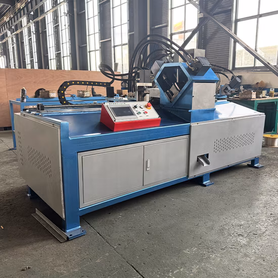 Hydraulische Winkelstahlflansch-Produktionslinie / Winkeleisenschneider-Stanzmaschine